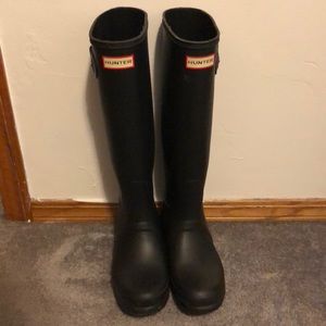 Tall hunter rainboots